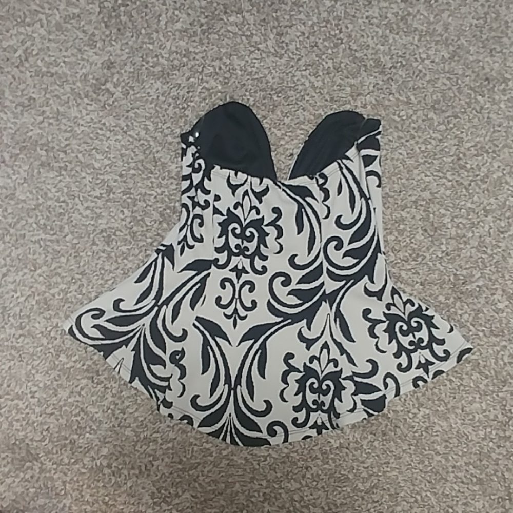 Cloth - Picture 2 of 2